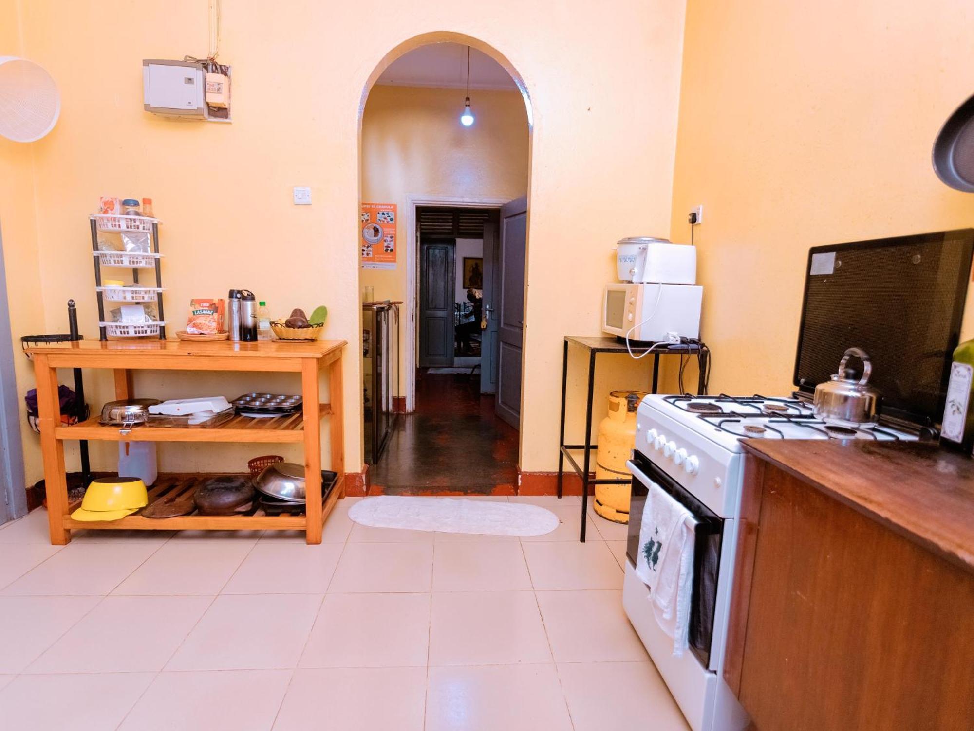 Faraja Homestay: Urban Comfort with Free Wi-Fi Moshi Exterior photo