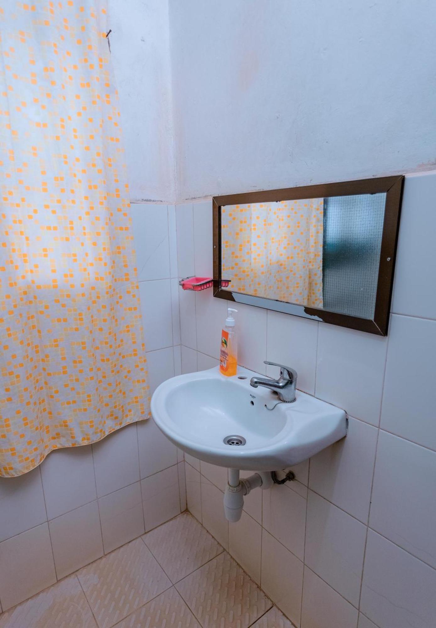 Faraja Homestay: Urban Comfort with Free Wi-Fi Moshi Exterior photo