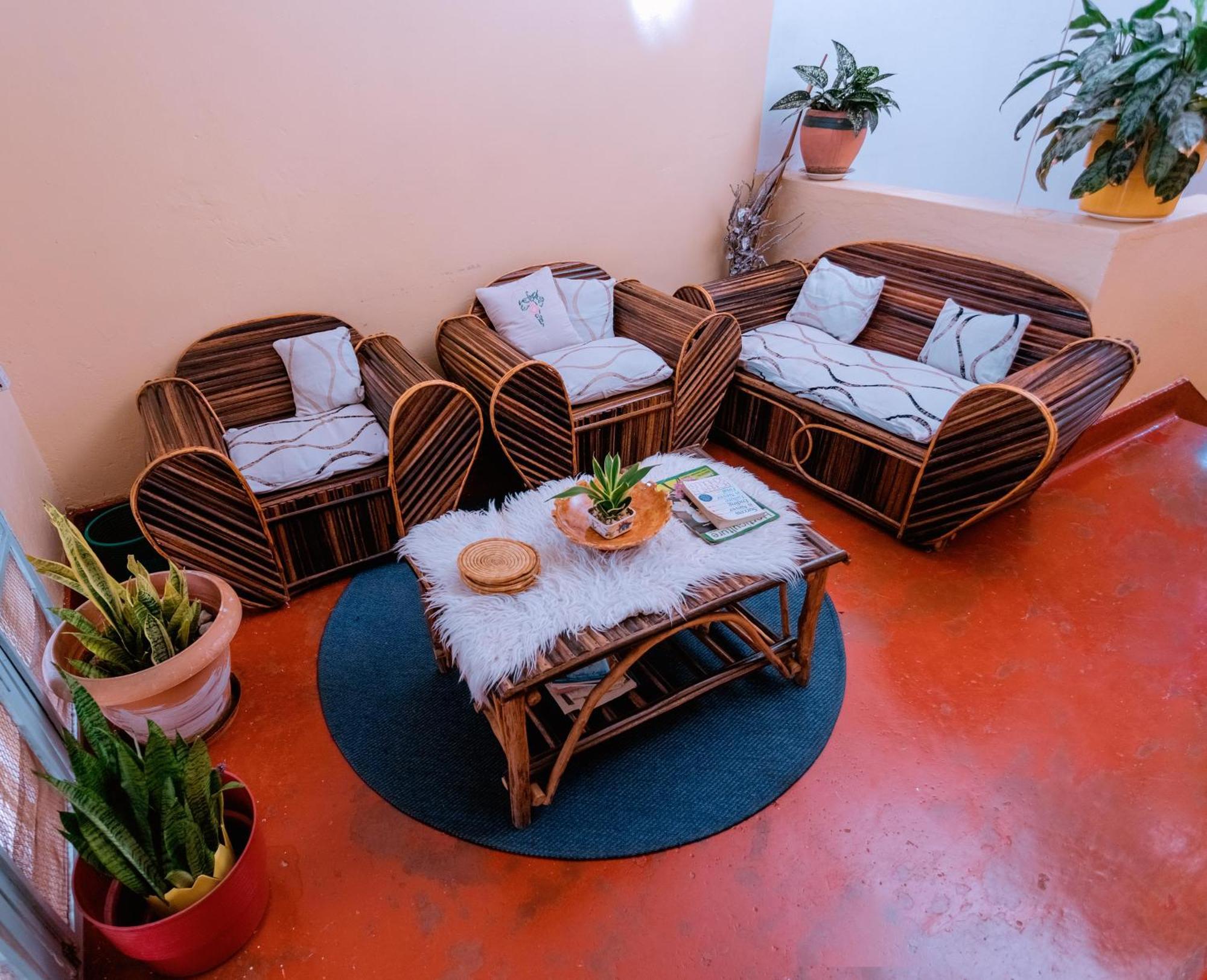Faraja Homestay: Urban Comfort with Free Wi-Fi Moshi Exterior photo