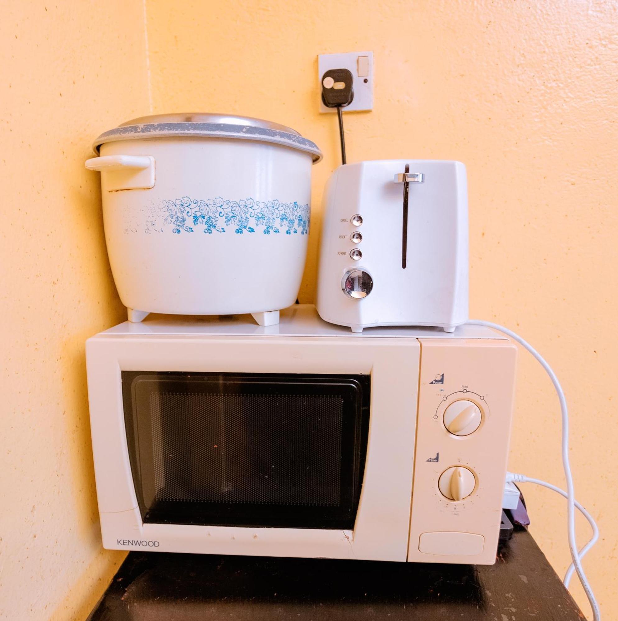 Faraja Homestay: Urban Comfort with Free Wi-Fi Moshi Exterior photo
